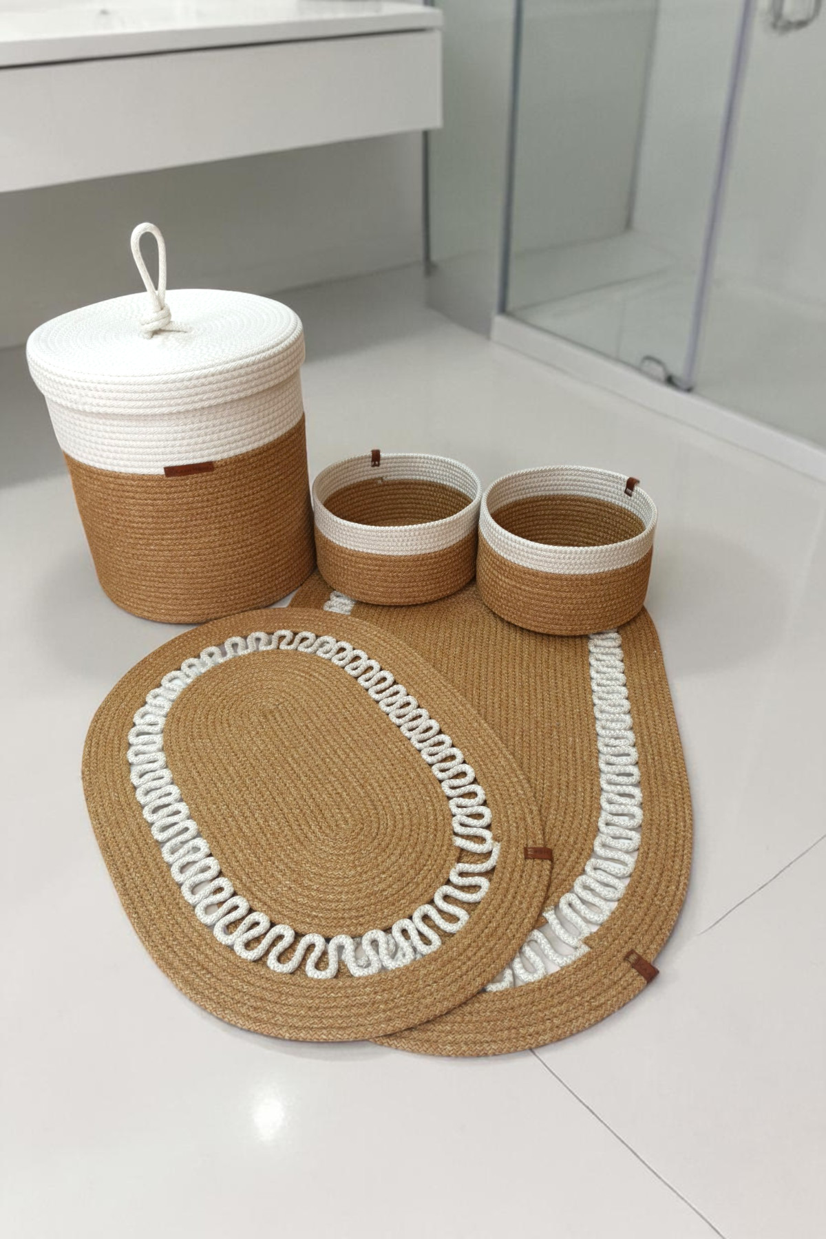 El Yapımı Dekoratif Örgülü Model 5'Li Banyo Seti 2’li Paspas 50x80 cm ve 40x60 cm + Sepetler 18x18 cm & Çamaşır Sepeti 35x33 cm - Hasır Jüt Renk